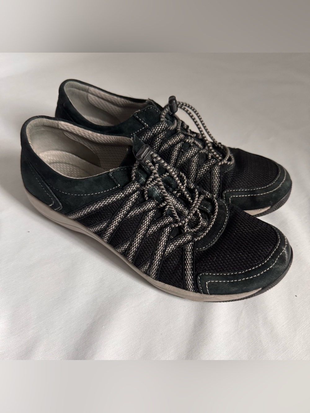 Dansko Women's  Lace Up Toggle Black Athletic Shoe Size EU 40 US 9.5